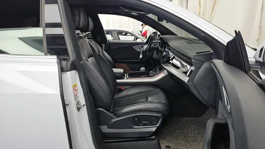 Audi Q8 (4M) 45 TDI 2020 11