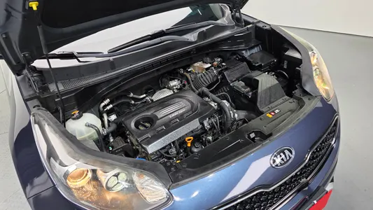 Kia 4 1.7 2WD 2016 6