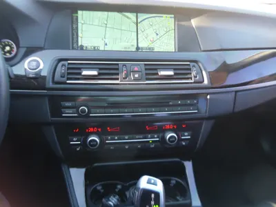 BMW 5 Series (F10) 525d xDrive 2013 9
