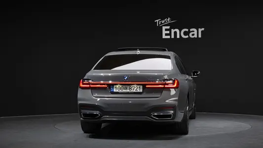 BMW 7 Series (G11) 745Le i M 2022 4