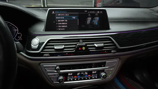 BMW 7 Series (G11) 745Le i M 2022 14