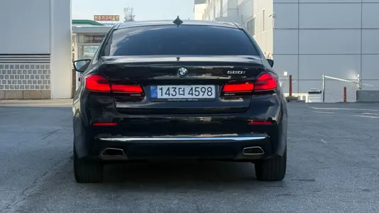 BMW 5 Series (G30) 520i 2023 4