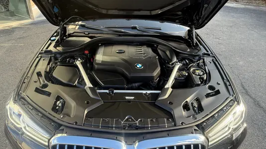 BMW 5 Series (G30) 520i 2023 6