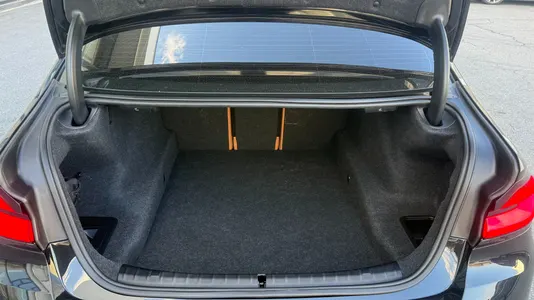 BMW 5 Series (G30) 520i 2023 11