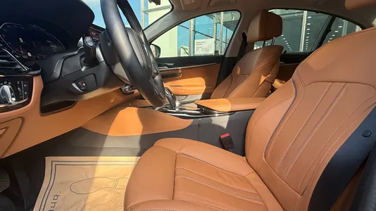 BMW 5 Series (G30) 520i 2023 10