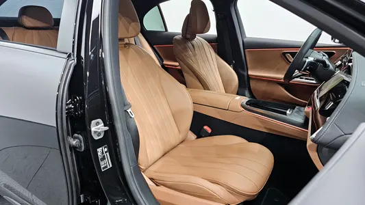 Mercedes-Benz E-Class W214 E450 4MATIC AMG Line 2025 10