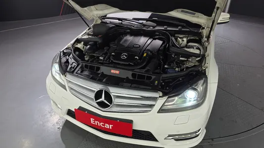 Mercedes-Benz C-Class W204 C200 CGI 2013 6