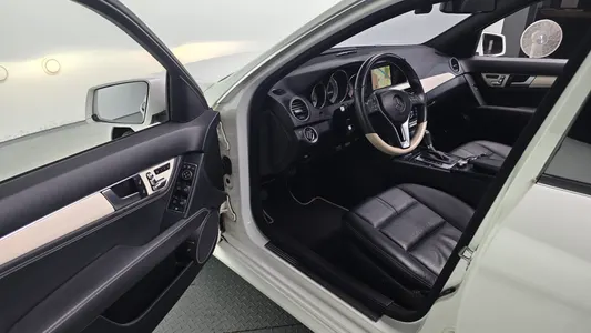 Mercedes-Benz C-Class W204 C200 CGI 2013 11