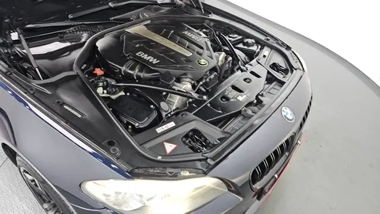 BMW 5 Series (F10) 550i xDrive 2013 6