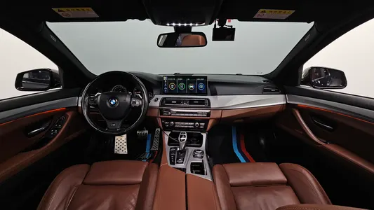 BMW 5 Series (F10) 550i xDrive 2013 7