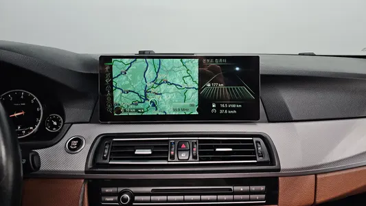 BMW 5 Series (F10) 550i xDrive 2013 15