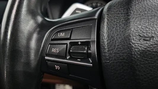 BMW 5 Series (F10) 550i xDrive 2013 17