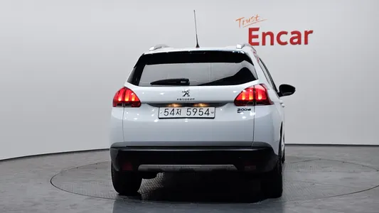 Peugeot 2008 1.6 e-HDi S 2015 4