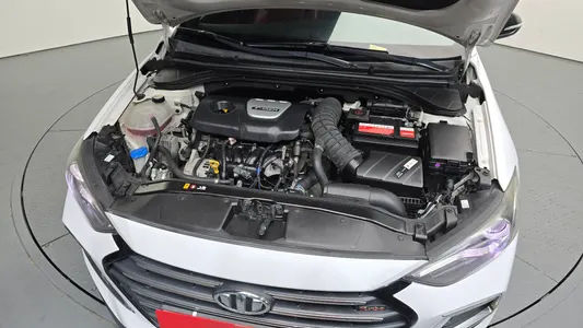 Hyundai AD 1.6 2017 6