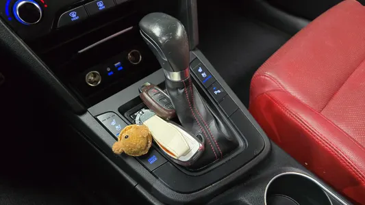 Hyundai AD 1.6 2017 9