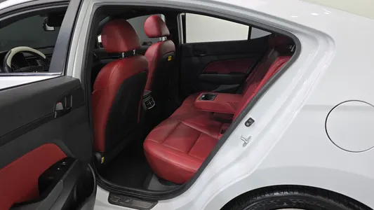 Hyundai AD 1.6 2017 11