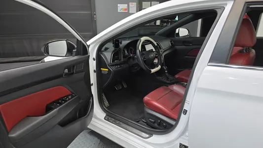 Hyundai AD 1.6 2017 10