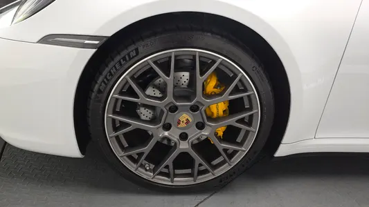 Porsche 911 (992) 2024 5