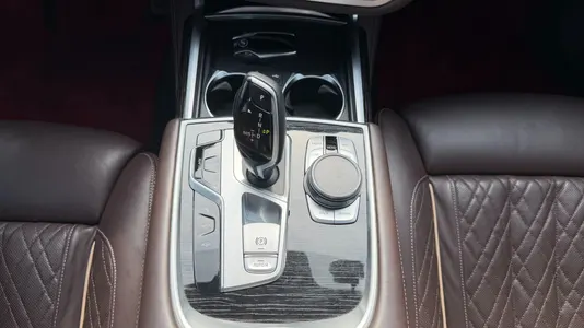 BMW 7 Series (G11) 740d xDrive M 2021 9
