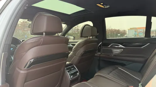 BMW 7 Series (G11) 740d xDrive M 2021 14