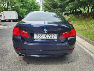 BMW 5 Series (F10) 520d 2011 5