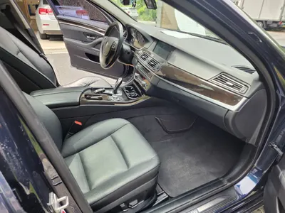 BMW 5 Series (F10) 520d 2011 17