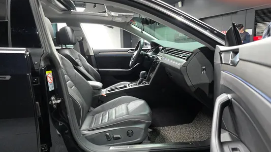 Volkswagen 아테온 2.0 TDI 2019 11