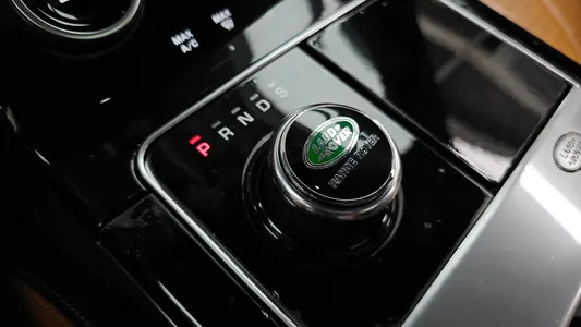 Land Rover 레인지로버 벨라 3.0 D300 R- HSE 2019 9