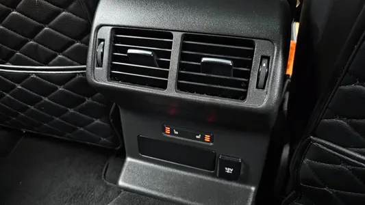 Land Rover 레인지로버 벨라 3.0 D300 R- HSE 2019 19