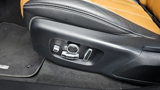 Land Rover 레인지로버 벨라 3.0 D300 R- HSE 2019 31