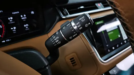 Land Rover 레인지로버 벨라 3.0 D300 R- HSE 2019 30