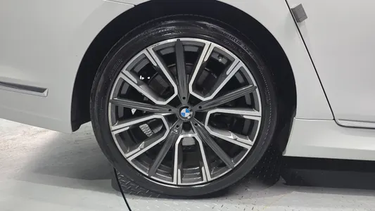 BMW 7 Series (G11) 730Ld xDrive M 2020 5
