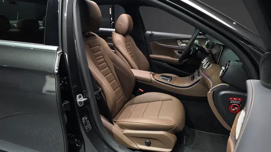 Mercedes-Benz E-Class W213 E300e 4MATIC 2021 11