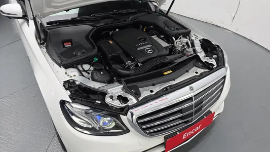 Mercedes-Benz E-Class W213 E300e 4MATIC 2020 6