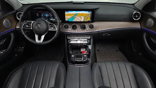 Mercedes-Benz E-Class W213 E300e 4MATIC 2020 7