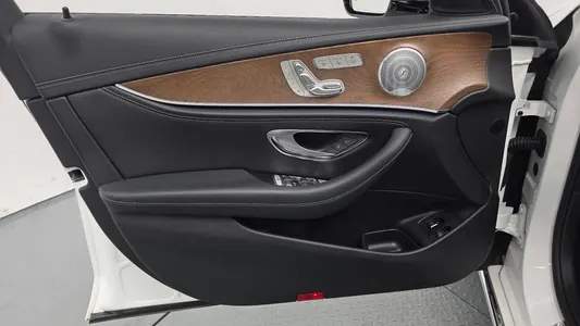 Mercedes-Benz E-Class W213 E300e 4MATIC 2020 27