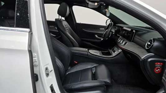 Mercedes-Benz E-Class W213 E350 4MATIC AMG Line 2020 26