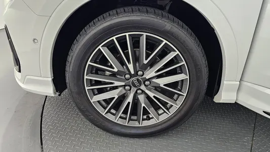 Audi Q3 (F3) 35 TDI 2025 5