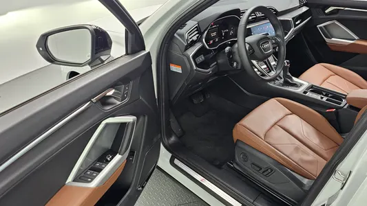 Audi Q3 (F3) 35 TDI 2025 10