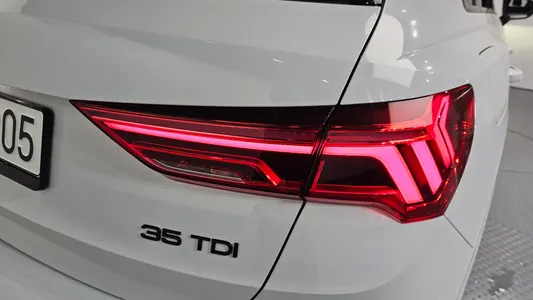 Audi Q3 (F3) 35 TDI 2025 23