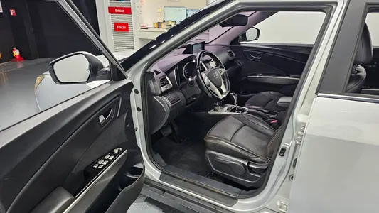 KG Mobility Tivoli VX 2WD 2015 10