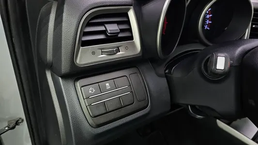 KG Mobility Tivoli VX 2WD 2015 17