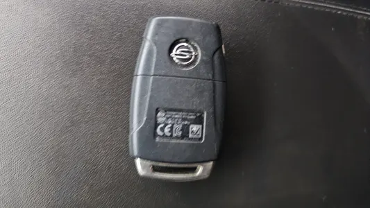 KG Mobility Tivoli VX 2WD 2015 30