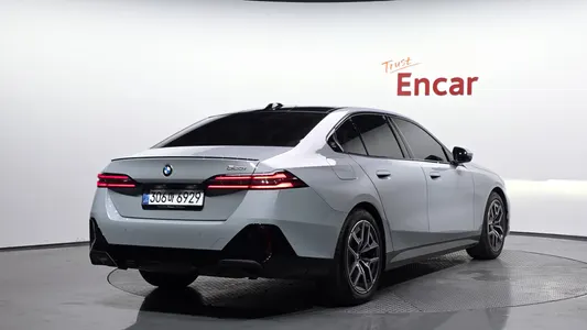 BMW 5 Series (G60) 520i 2025