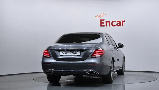 Mercedes-Benz E-Class W213 E300 4MATIC 2019 4