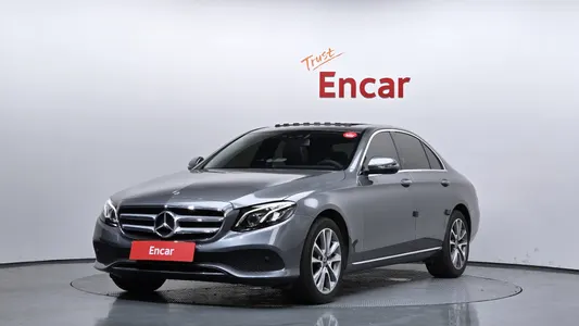 Mercedes-Benz E-Class W213 E300 4MATIC 2019