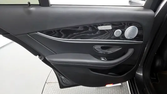 Mercedes-Benz E-Class W213 E300 4MATIC 2019 25