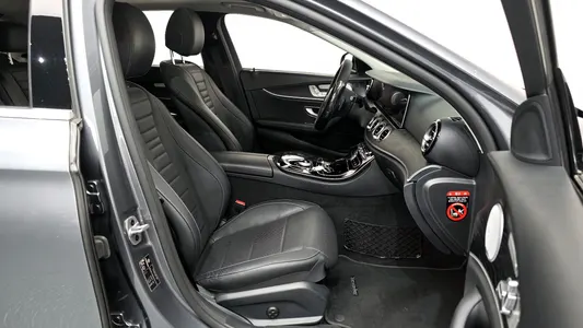 Mercedes-Benz E-Class W213 E300 4MATIC 2019 26