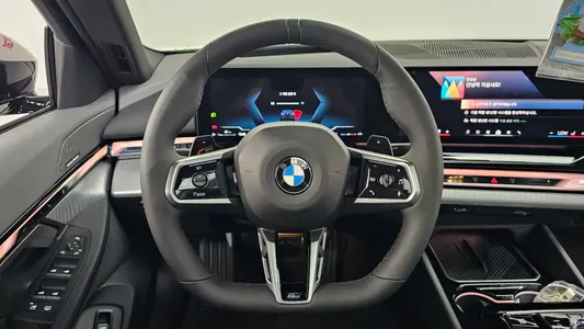 BMW 5 Series (G60) 530i xDrive M 2025 14