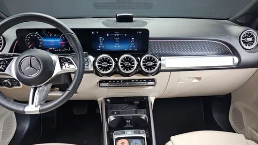 Mercedes-Benz GLB-Class X247 GLB200 d 2024 13